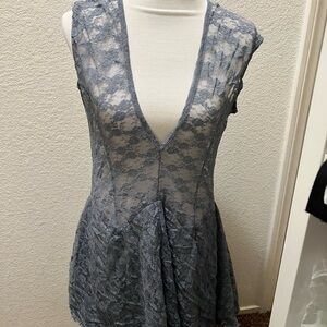 Lace Sleeveless Dress in Gray